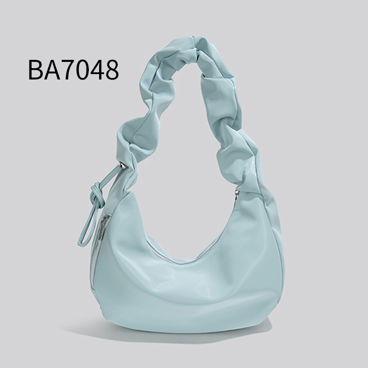 BA7048